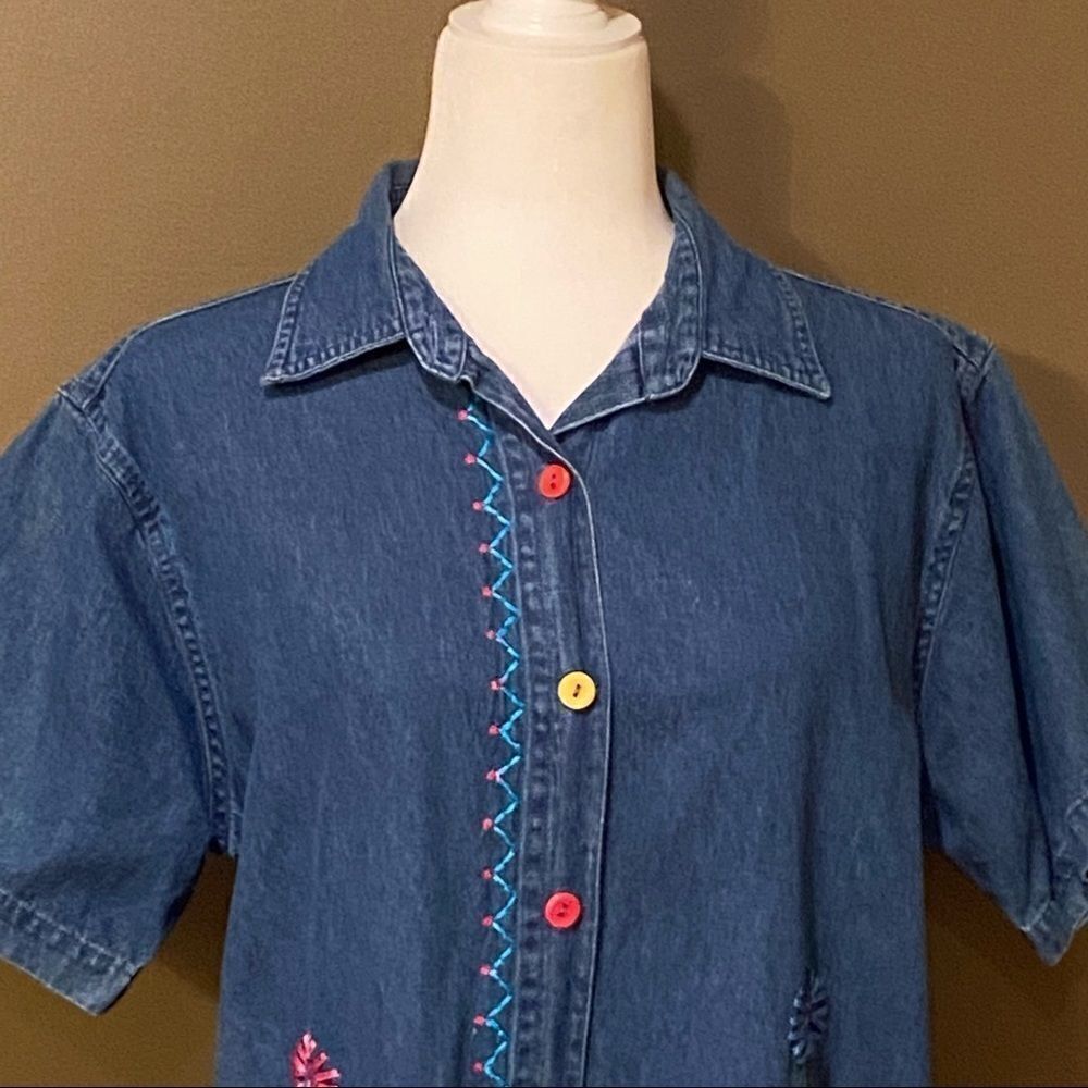 New Direction Embroidered Jean Shortsleeved Shirt Size Medium - Picture 3 of 12